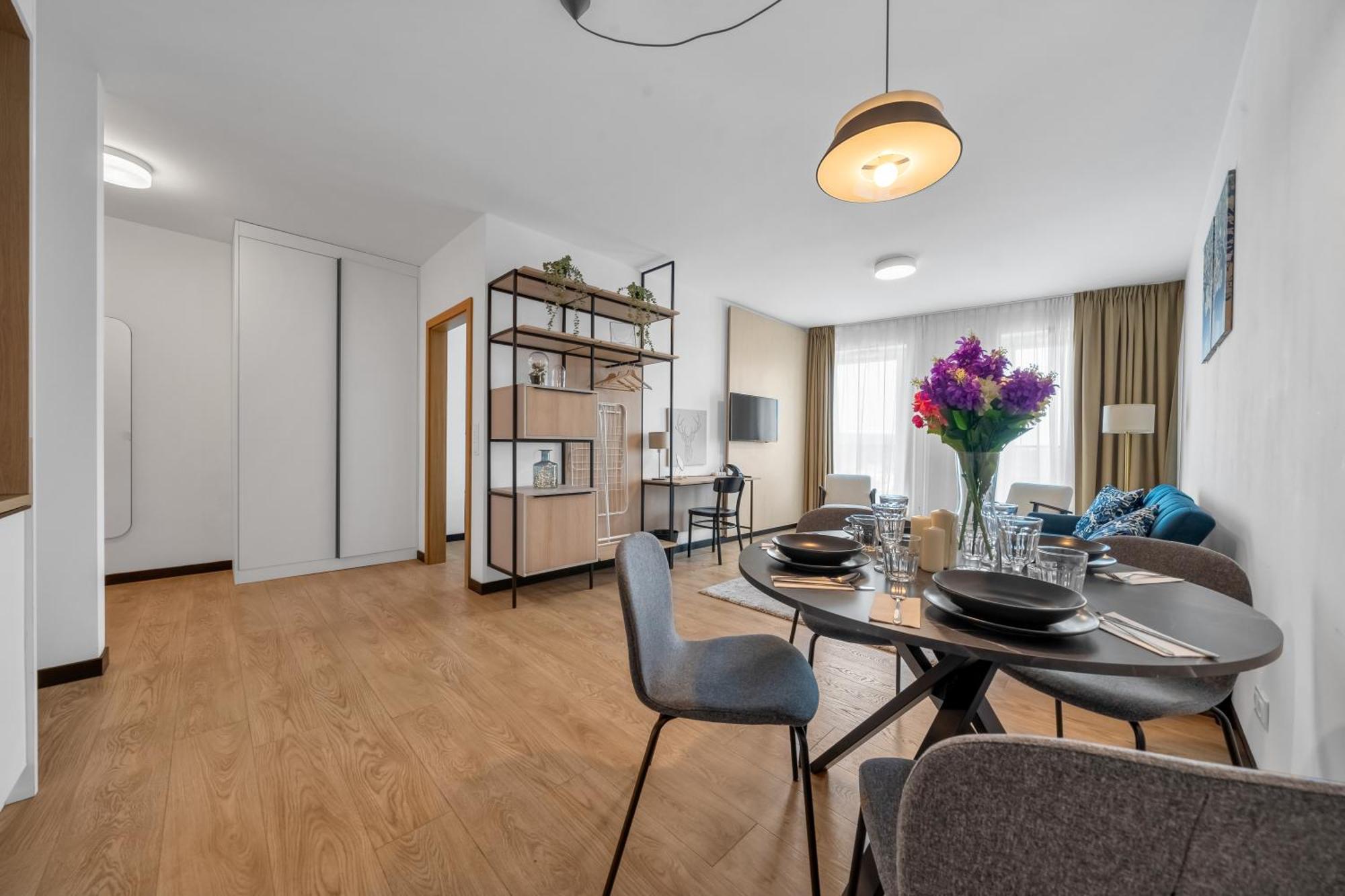 National Stadium - Parking, Workspace - By Rentujemy Apartamento *